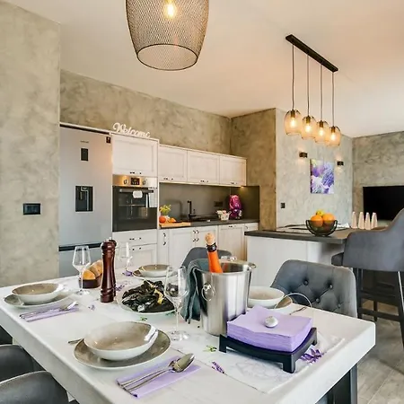 Casa de hóspedes Lavanda By 4*