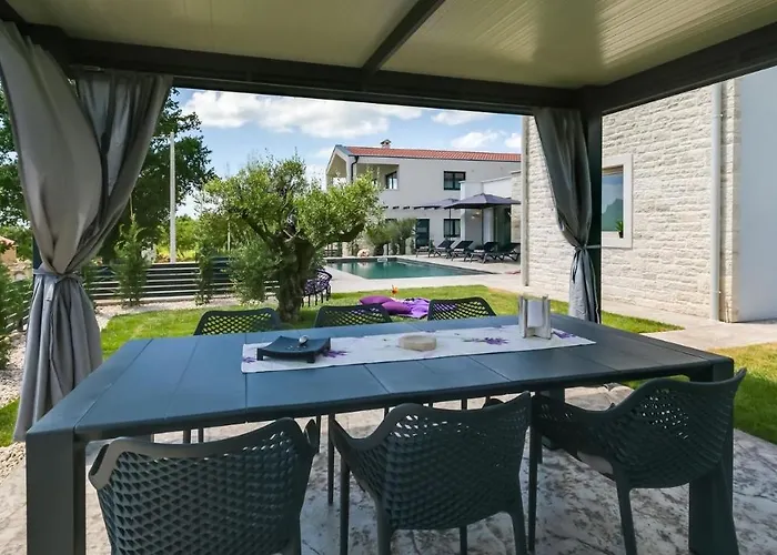 Konukevi Lavanda By 4*
