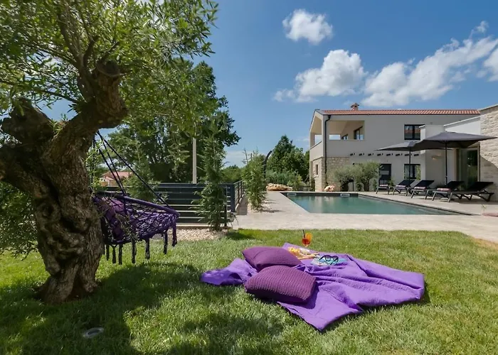 Guest house Lavanda By 4*